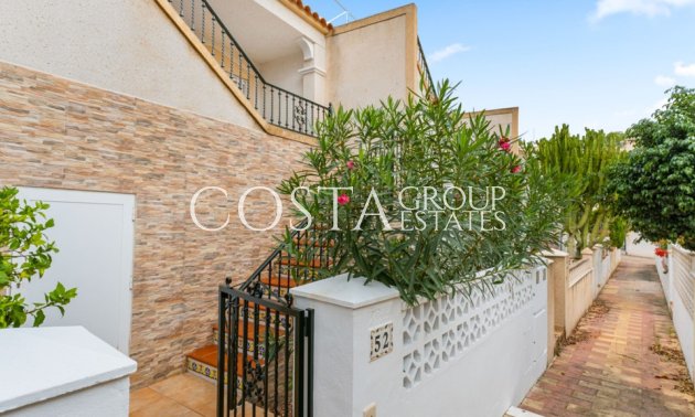 Resale - House -
Orihuela Costa - Villamartin