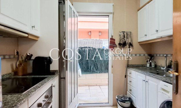 Resale - Villa -
Torrevieja