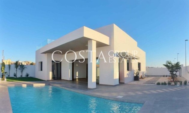 Nowy budynek - Willa -
Rafal - polideportivo