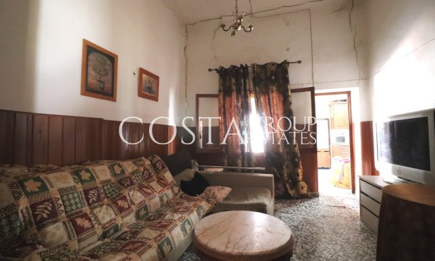 Herverkoop - Villa -
Almoradí - Heredades