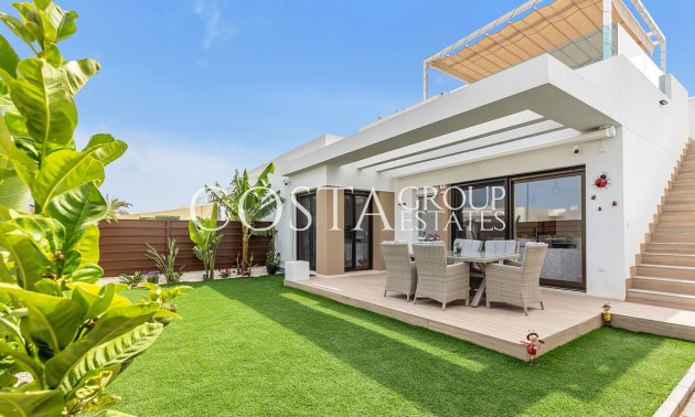 Resale - Villa -
Orihuela Costa - Vista Bella Golf