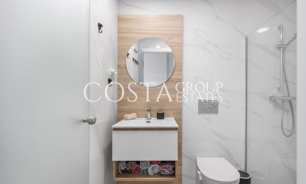 Resale - Villa -
Orihuela Costa - Vista Bella Golf