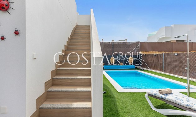 Resale - Villa -
Orihuela Costa - Vista Bella Golf