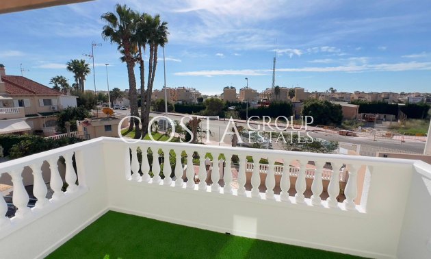 Resale - House -
Orihuela Costa
