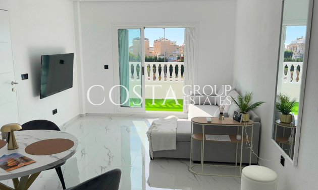 Resale - House -
Orihuela Costa