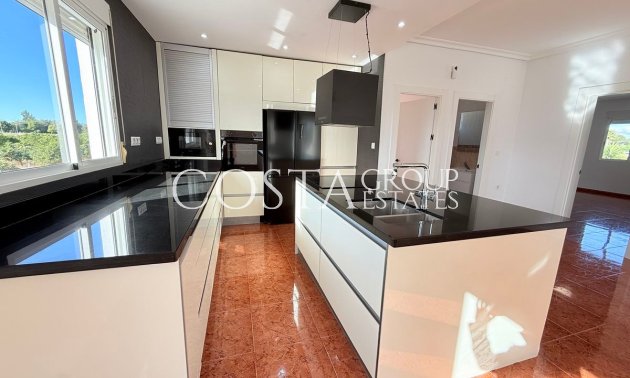 Herverkoop - Villa -
Dolores - Dolores Centro