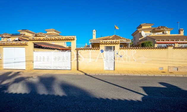 Revente - Villa -
Torrevieja