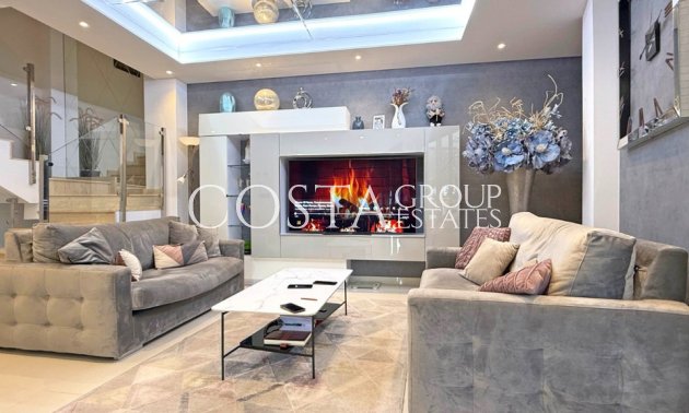 Herverkoop - Villa -
Orihuela Costa - Villamartin