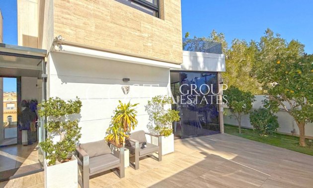 Herverkoop - Villa -
Orihuela Costa - Villamartin