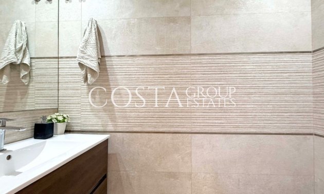 Herverkoop - Villa -
Orihuela Costa - Villamartin