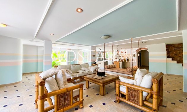 Odsprzedaż - Willa -
Orihuela Costa - Villamartin