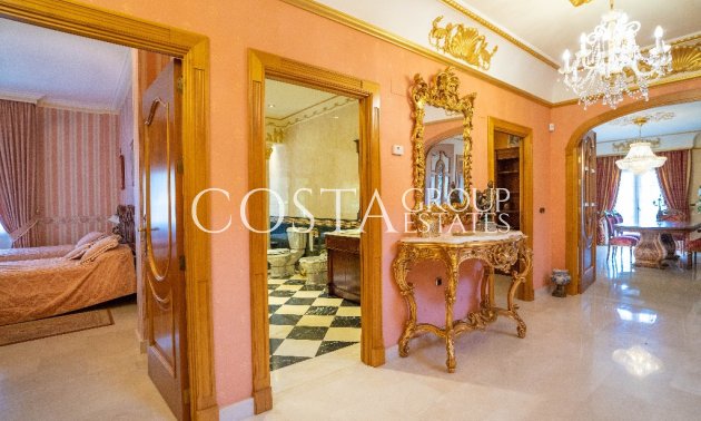 Odsprzedaż - Willa -
Orihuela Costa - Campoamor