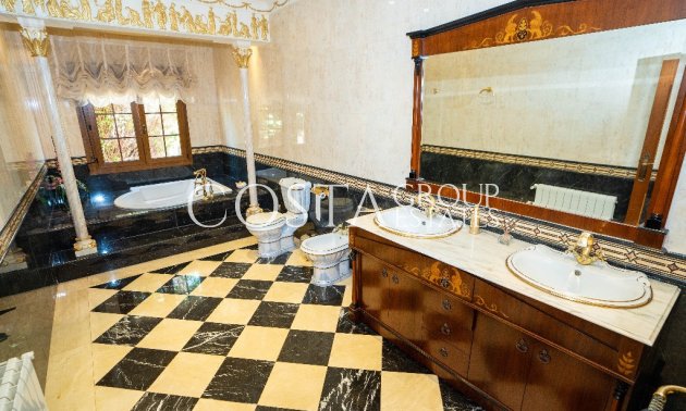 Odsprzedaż - Willa -
Orihuela Costa - Campoamor