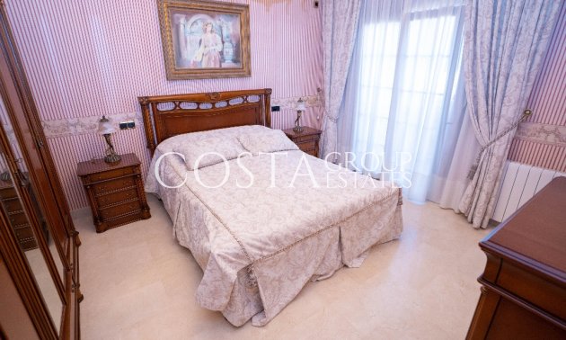 Odsprzedaż - Willa -
Orihuela Costa - Campoamor