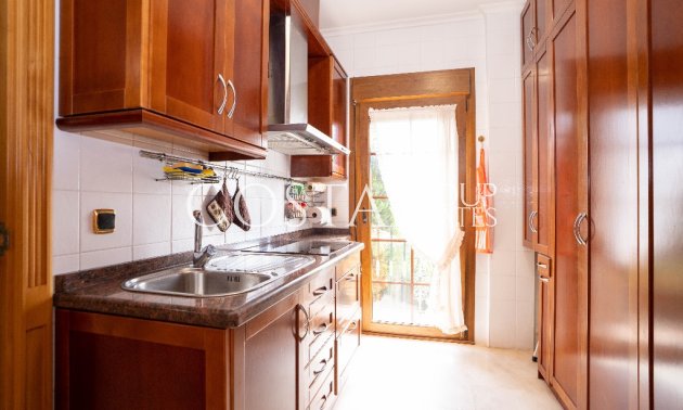 Odsprzedaż - Willa -
Orihuela Costa - Campoamor