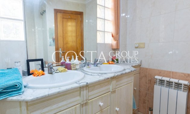 Odsprzedaż - Willa -
Orihuela Costa - Los Altos