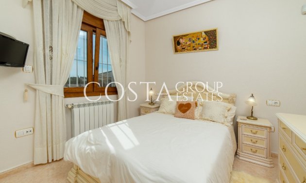 Odsprzedaż - Willa -
Orihuela Costa - Los Altos