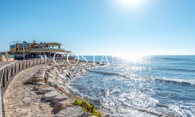 Odsprzedaż - Willa -
Orihuela Costa - Los Altos