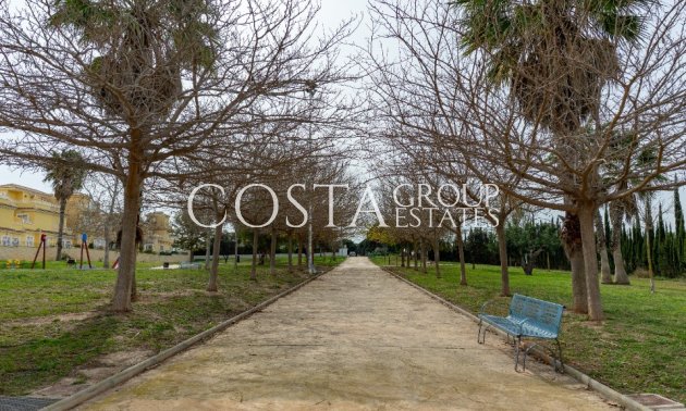 Odsprzedaż - Willa -
Orihuela Costa - Los Altos