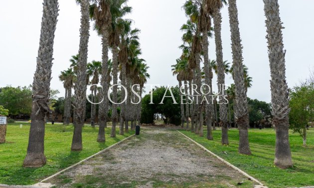 Odsprzedaż - Willa -
Orihuela Costa - Los Altos