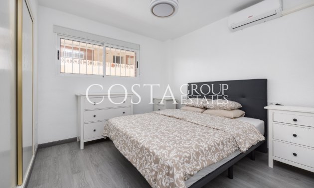 Odsprzedaż - Apartments -
Orihuela Costa - Punta Prima