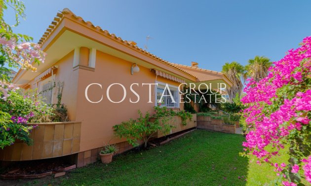 Odsprzedaż - Willa -
Orihuela Costa - Campoamor
