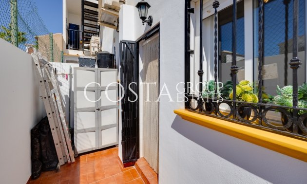 Odsprzedaż - Dom -
Orihuela Costa - Punta Prima