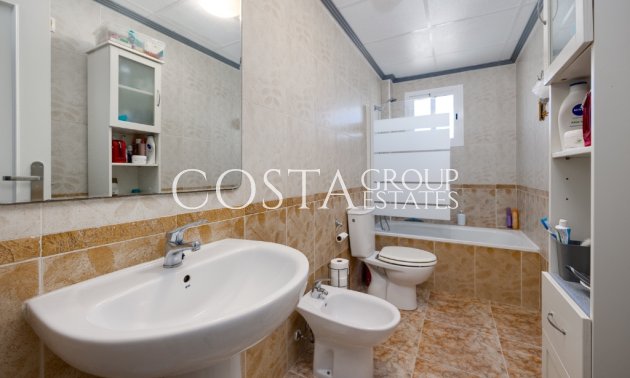 Odsprzedaż - Dom -
Orihuela Costa - Punta Prima