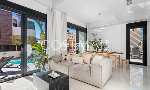 Odsprzedaż - Willa -
Orihuela Costa - Lomas De Campoamor