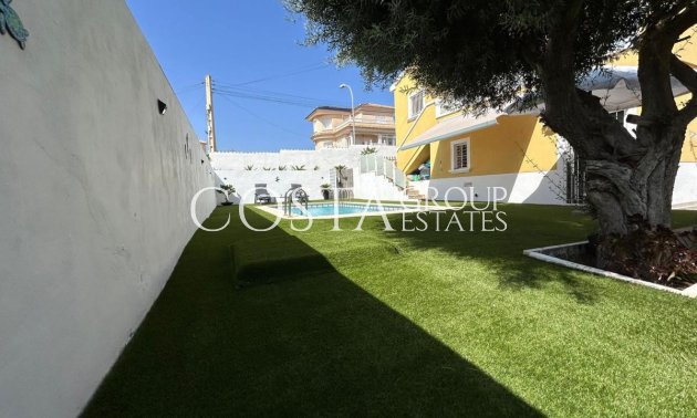 Odsprzedaż - Willa -
San Miguel de Salinas - San Miguel de Salinas Centro