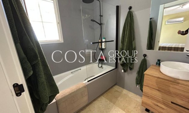 Odsprzedaż - Willa -
San Miguel de Salinas - San Miguel de Salinas Centro