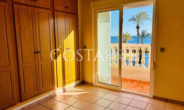 Odsprzedaż - Dom -
Orihuela Costa - Mil Palmeras