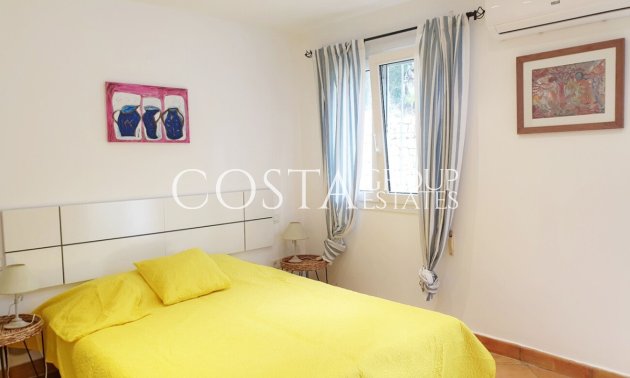 Odsprzedaż - Willa -
Teulada - Moraira