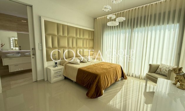 Odsprzedaż - Willa -
San Miguel de Salinas - San Miguel de Salinas Centro