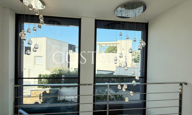 Odsprzedaż - Willa -
San Miguel de Salinas - San Miguel de Salinas Centro