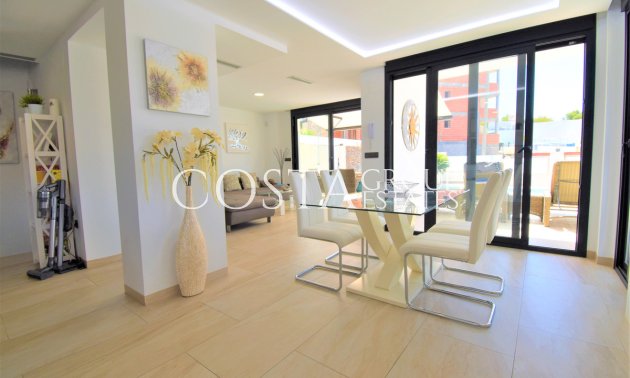 Odsprzedaż - Willa -
Orihuela Costa - Villamartin