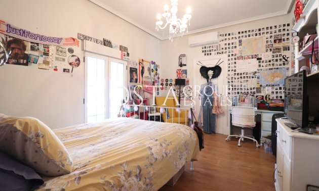 Odsprzedaż - Willa -
Almoradí - Heredades