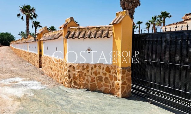 Odsprzedaż - Willa -
Catral - Catral Centro