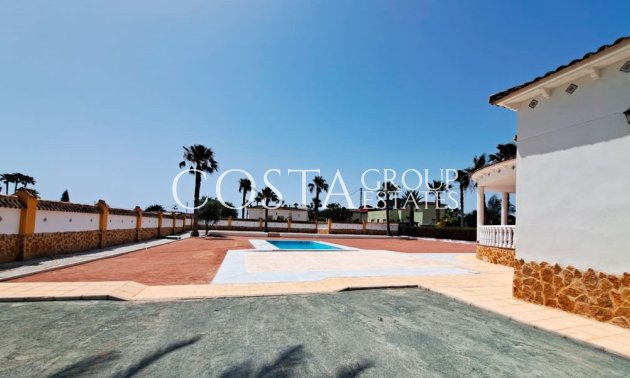 Odsprzedaż - Willa -
Catral - Catral Centro