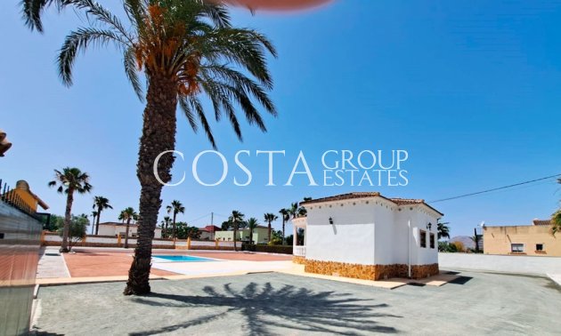 Odsprzedaż - Willa -
Catral - Catral Centro