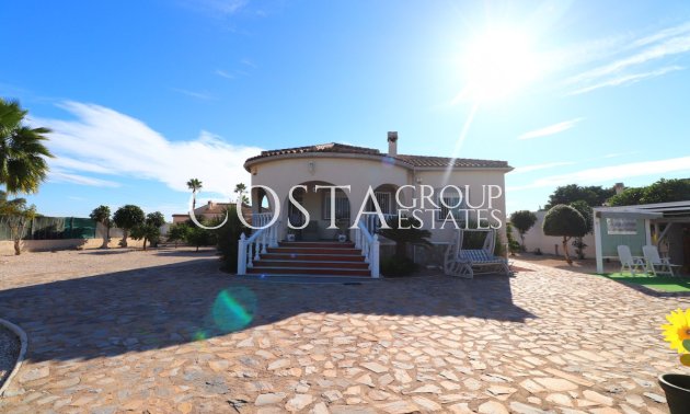 Odsprzedaż - Willa -
Catral - Catral Centro