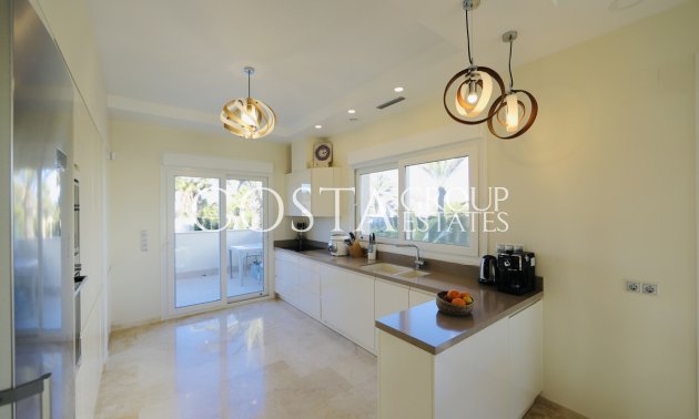 Odsprzedaż - Willa -
Orihuela Costa - La Zenia