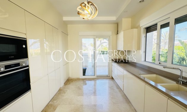 Odsprzedaż - Willa -
Orihuela Costa - La Zenia