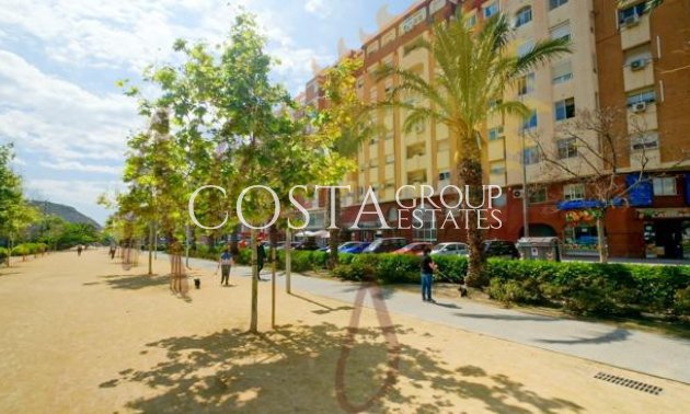 Revente - Apartments -
Alicante - Alicante Centro