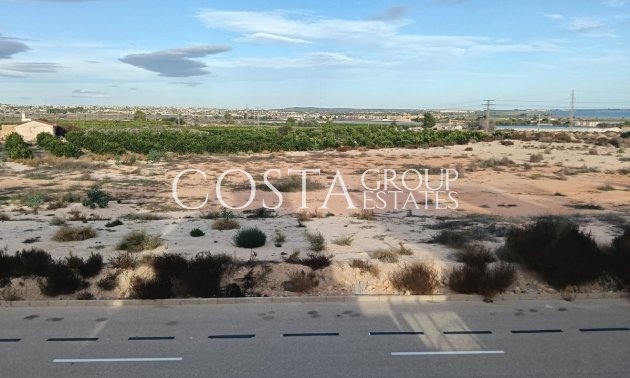 Herverkoop - Villa -
Los Montesinos - Los Montesinos Centro