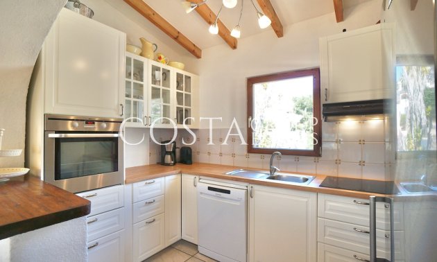 Resale - Villa -
Benitachell - Benitachell Centro