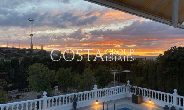 Resale - Villa -
Benijofar