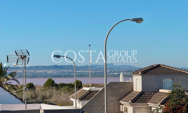 Resale - Villa -
Torrevieja - El Chaparral