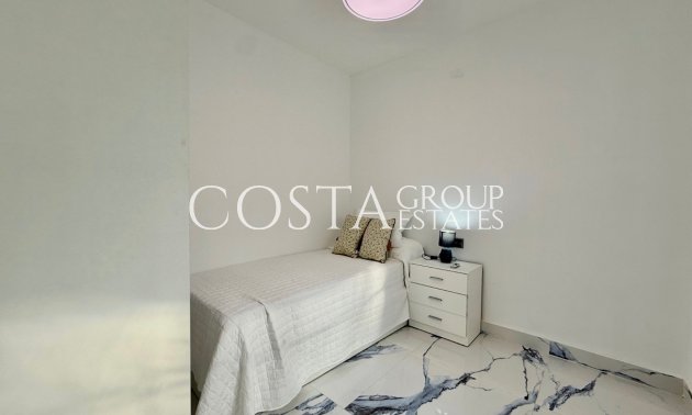 Resale - Villa -
Torrevieja - El Chaparral