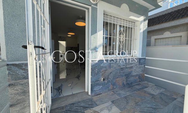 Resale - Villa -
Torrevieja - El Chaparral